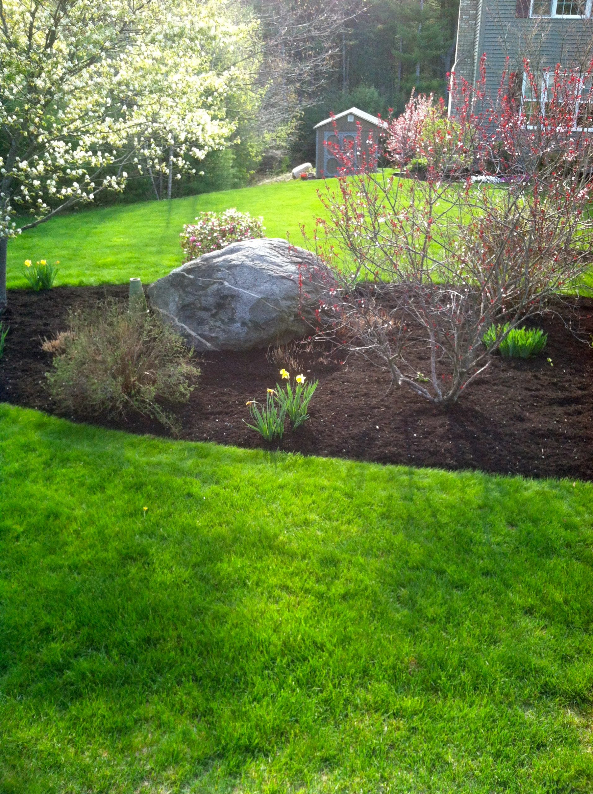 Lawn & Garden Care Busy Bee Landscaping Amherst MA, 01002