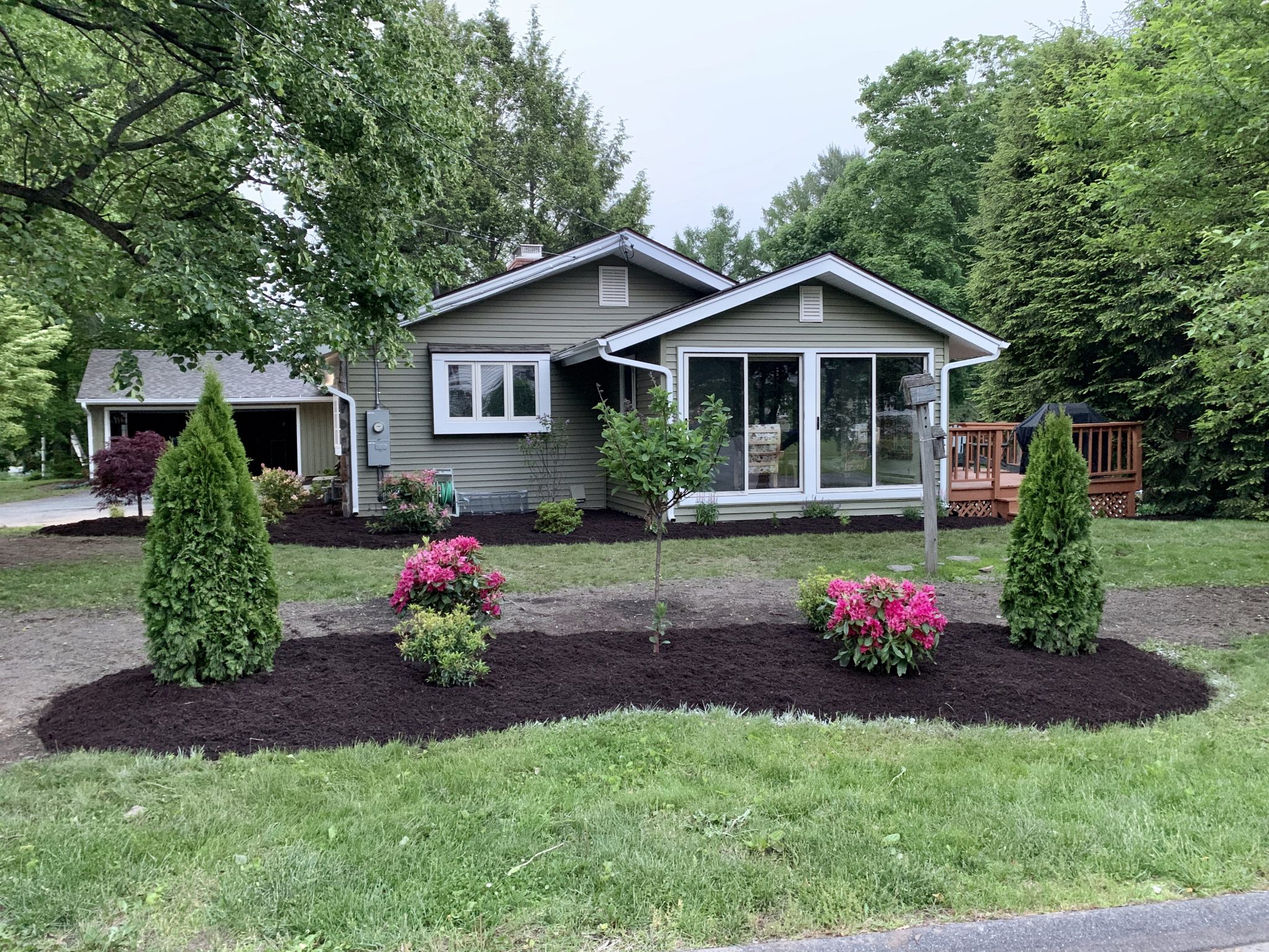 Lawn & Garden Care Busy Bee Landscaping Amherst MA, 01002